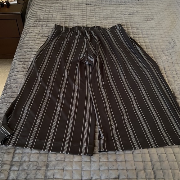 Capri pants - Picture 4 of 4